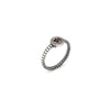 Anillo de plata con granate central